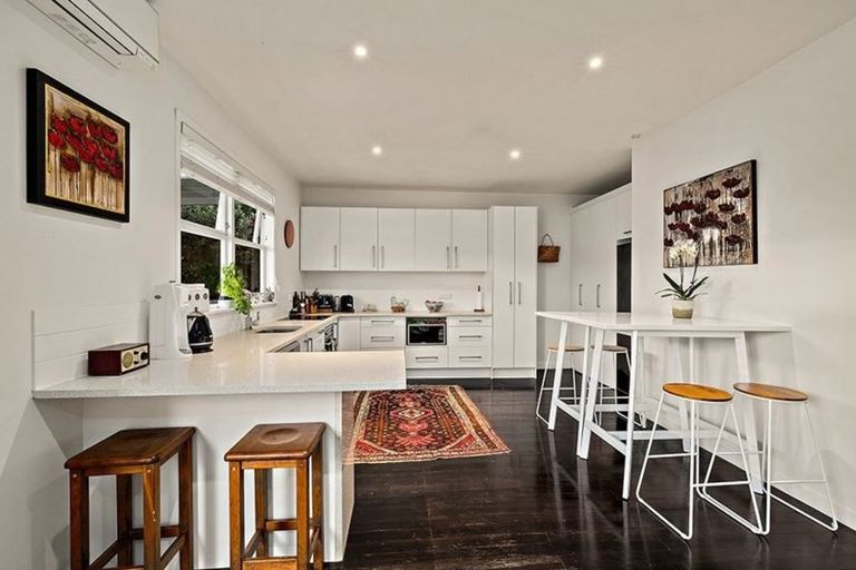 Photo of property in 1 Mickle Street, Te Atatu South, Auckland, 0610