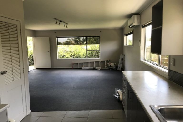 Photo of property in 1/14 Amberley Avenue, Te Atatu South, Auckland, 0610