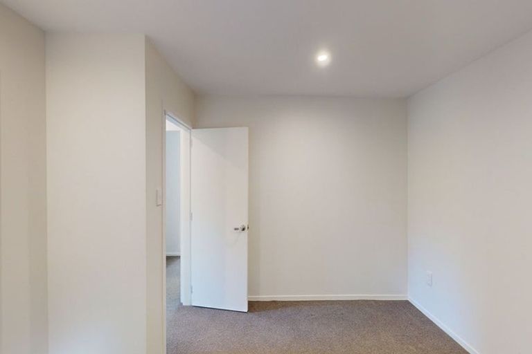 Photo of property in 25f2 Kitchener Terrace, Johnsonville, Wellington, 6037