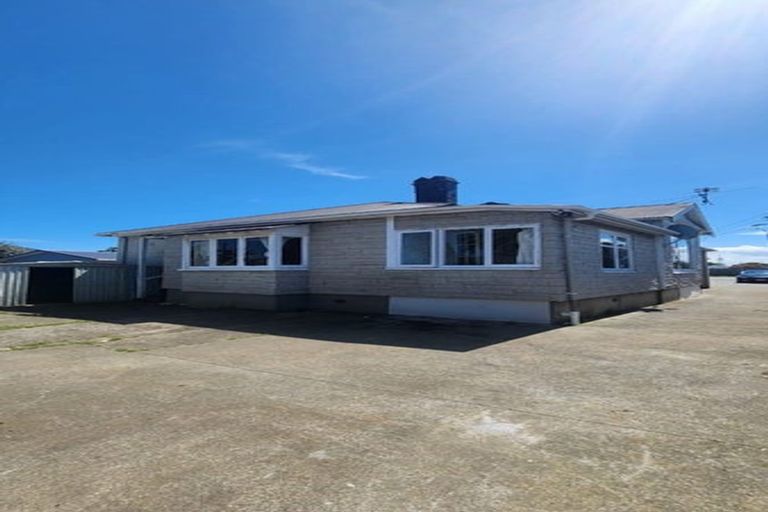 Photo of property in 308 Massey Road, Mangere East, Auckland, 2024