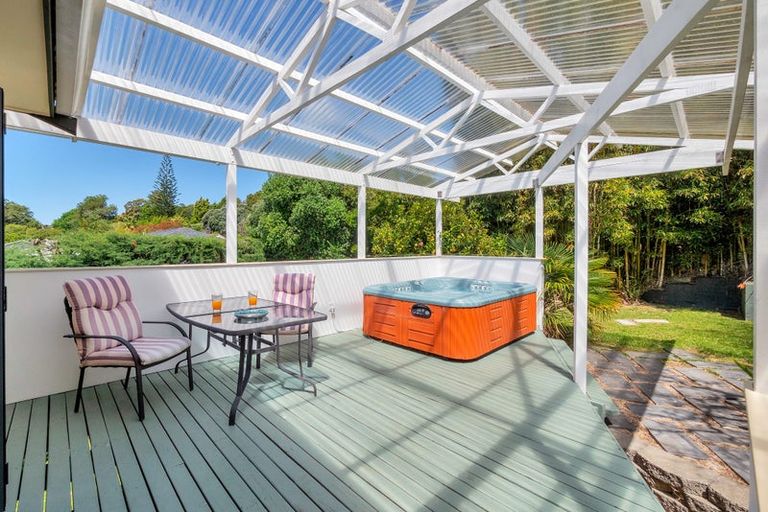 Photo of property in 50 Awaruku Road, Torbay, Auckland, 0630