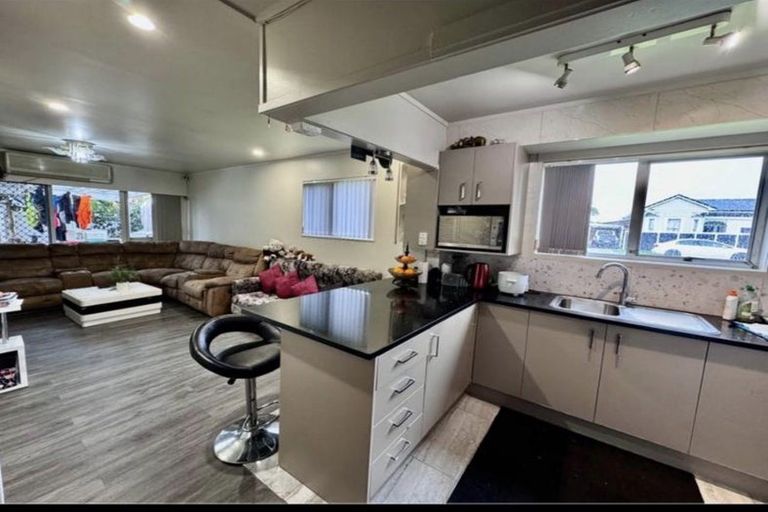 Photo of property in 130 Boundary Road, Clover Park, Auckland, 2019