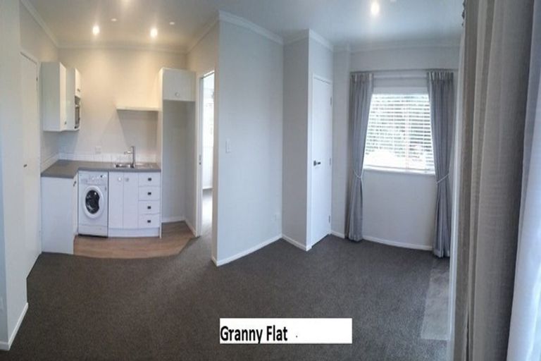 Photo of property in 105 Litten Road, Cockle Bay, Auckland, 2014