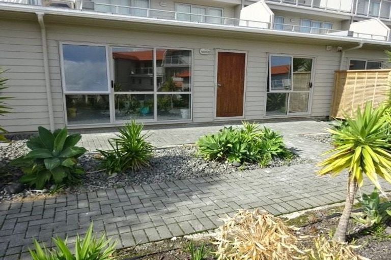 Photo of property in Santa Rosa, 2/340 Gulf Harbour Drive, Gulf Harbour, Whangaparaoa, 0930