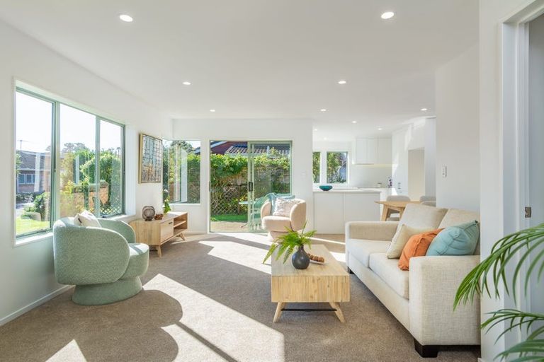 Photo of property in 19 The Grove, Red Beach, 0932