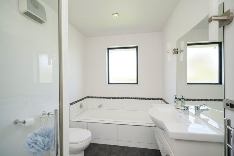 Photo of property in 28 Majestic Chance, Seaward Bush, Invercargill, 9812