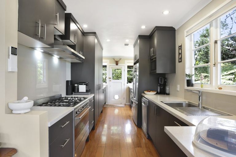 Photo of property in 40 Huia Road, Titirangi, Auckland, 0604