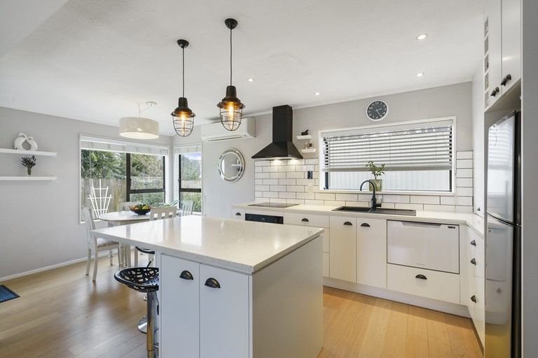 Photo of property in 2 Michael Road, Paraparaumu Beach, Paraparaumu, 5032