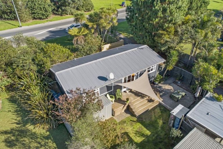 Photo of property in 615 Swanson Road, Swanson, Auckland, 0612