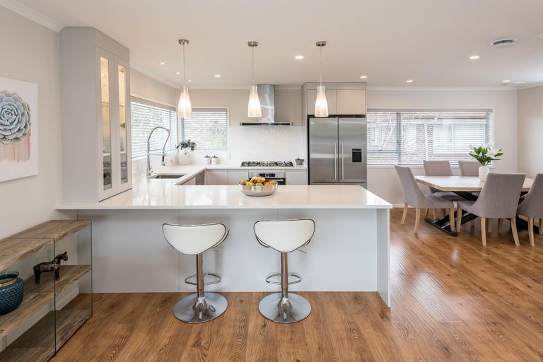 Photo of property in 65 Meadway, Sunnyhills, Auckland, 2010