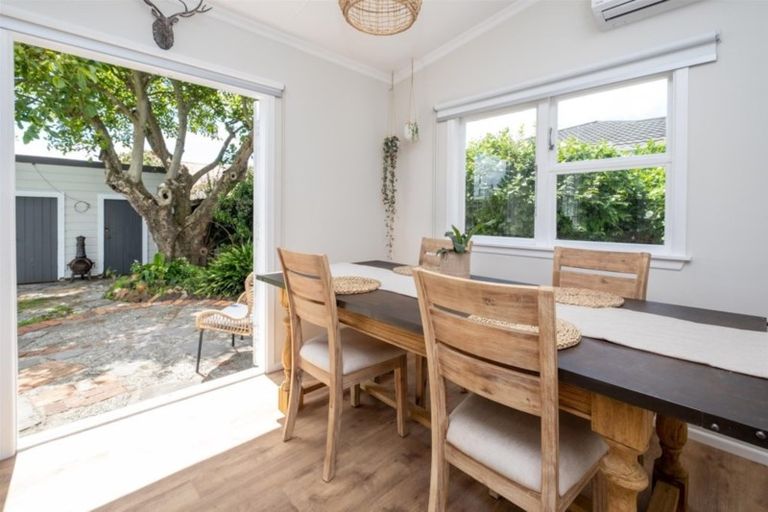 Photo of property in 194 South Road, Hawera, 4610