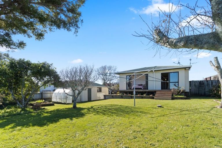 Photo of property in 5b Truby King Street, Merrilands, New Plymouth, 4312