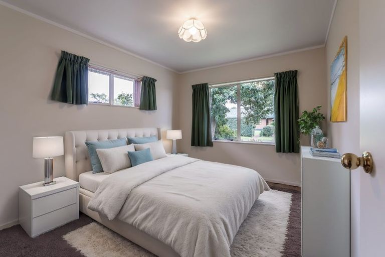 Photo of property in 25 Spinnaker Drive, Te Atatu Peninsula, Auckland, 0610