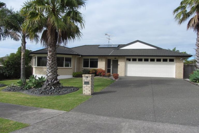 Photo of property in 11 Kath Hopper Drive, Orewa, 0931