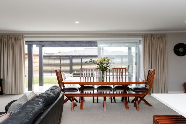 Photo of property in 20 Pegasus Place, Kelvin Grove, Palmerston North, 4414