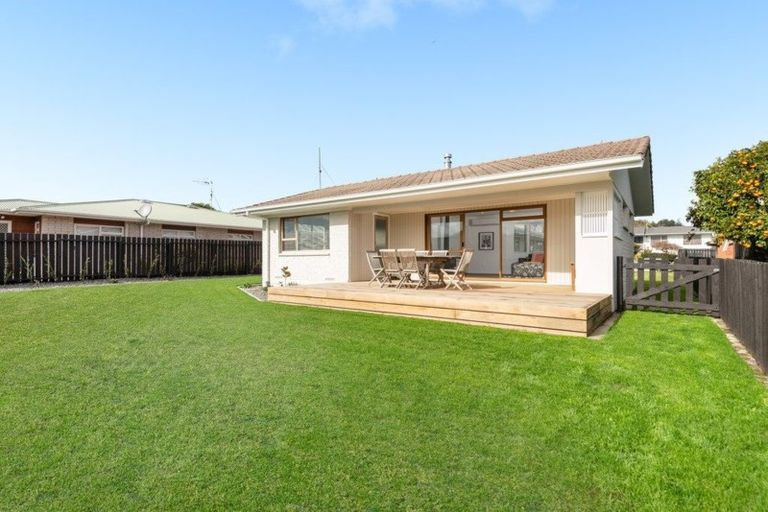 Photo of property in 15 Hookey Drive, Te Puke, 3119