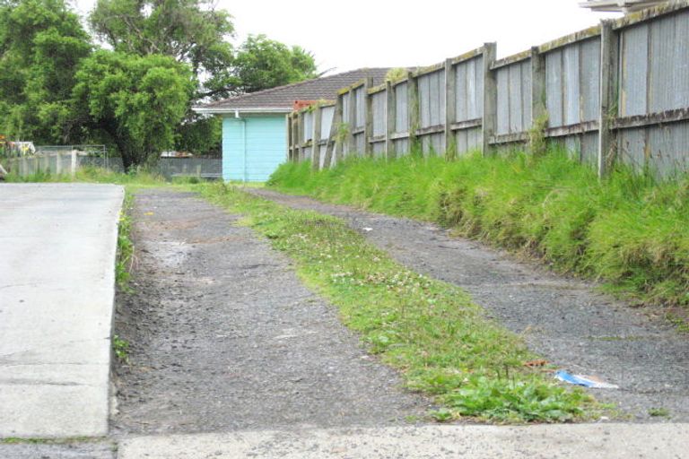 Photo of property in 15 Molesworth Place, Mangere, Auckland, 2022