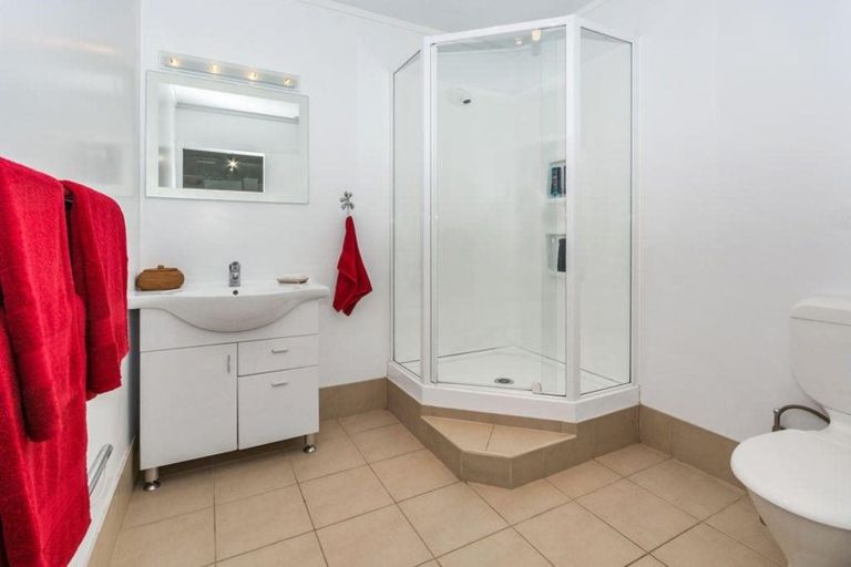 Photo of property in 130 Otitori Bay Road, Titirangi, Auckland, 0604