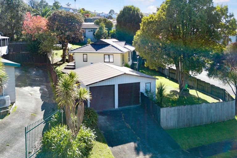 Photo of property in 26 Garton Drive, Massey, Auckland, 0614