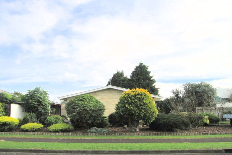 Photo of property in 1 Carolyn Street, Manukau, Auckland, 2025