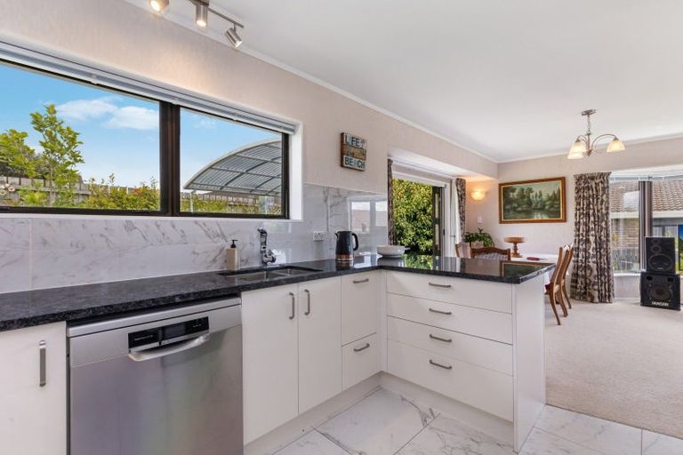 Photo of property in 225b Queen Street, Pukekohe, 2120