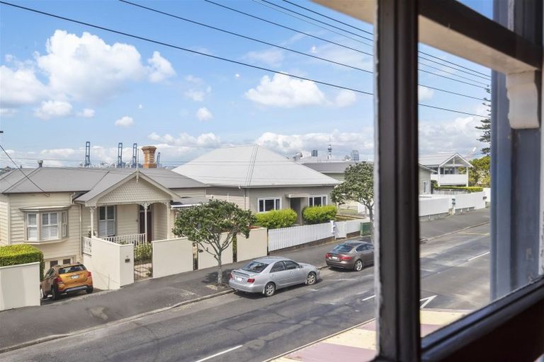 Photo of property in 58 Calliope Road, Stanley Point, Auckland, 0624