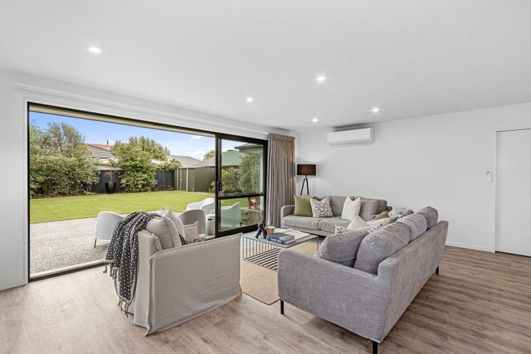 Photo of property in 2 Beauford Place, Parklands, Christchurch, 8083