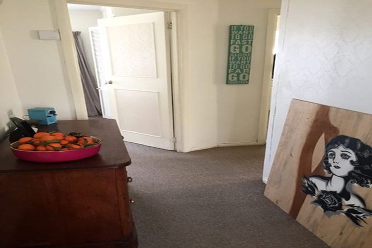 Photo of property in 74 Clarence Road, Northcote Point, Auckland, 0627