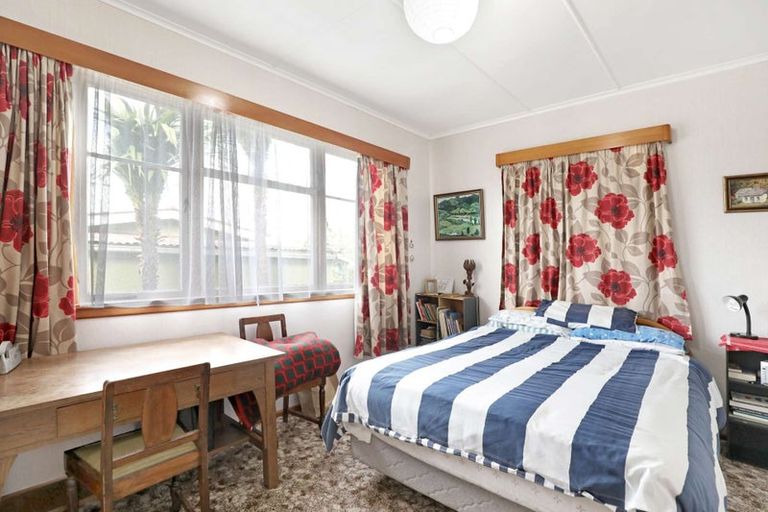 Photo of property in 5 Gloag Street, Waverley, 4510