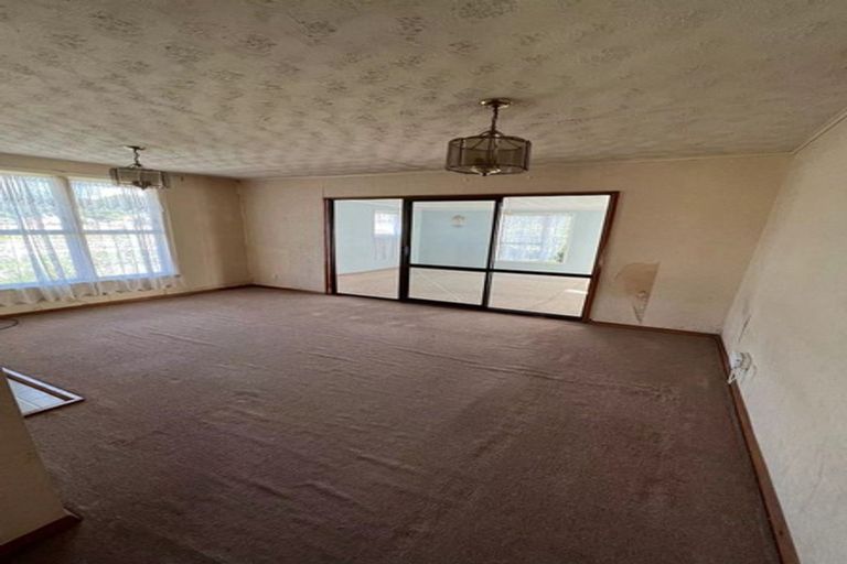 Photo of property in 15 Mayflower Close, Mangere East, Auckland, 2024