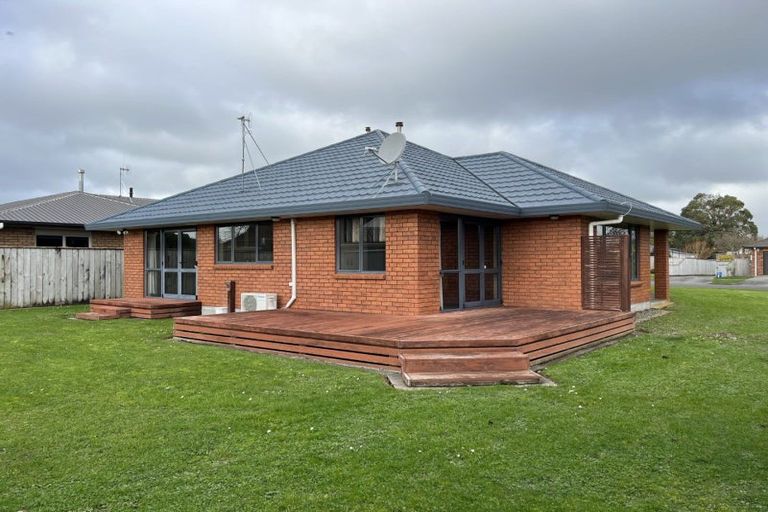 Photo of property in 38 Parnell Heights Drive, Kelvin Grove, Palmerston North, 4414