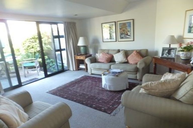 Photo of property in 12 Macmillan Avenue, Cashmere, Christchurch, 8022