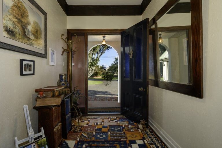 Photo of property in 16 Hinewa Road, Otumoetai, Tauranga, 3110