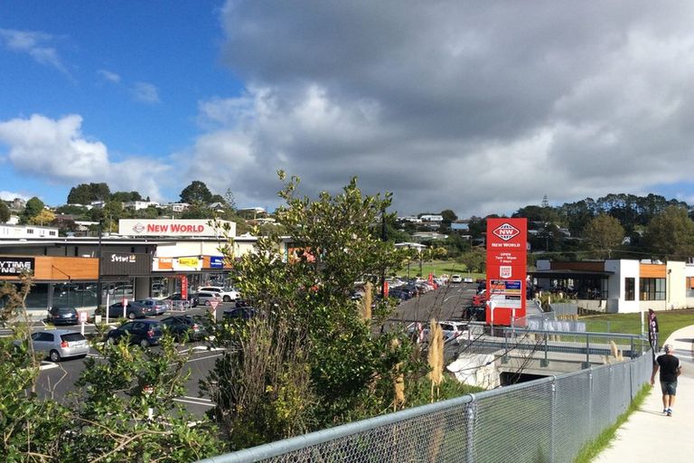 Photo of property in 8b Holiday Road, Stanmore Bay, Whangaparaoa, 0932