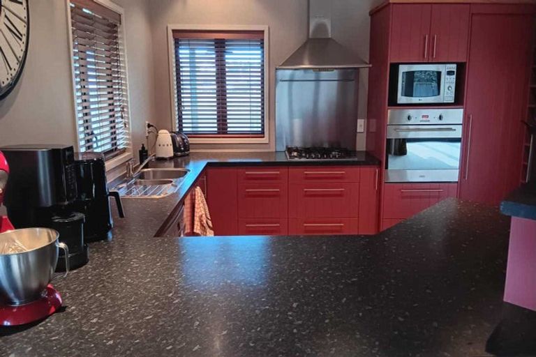 Photo of property in 24 Delta Mews Place, Clive, 4102