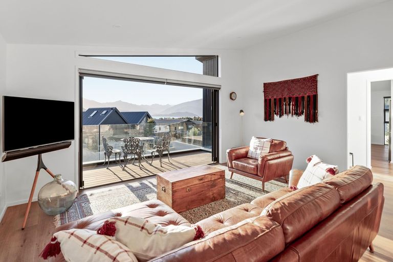 Photo of property in 9 Mcneil Crescent, Wanaka, 9305