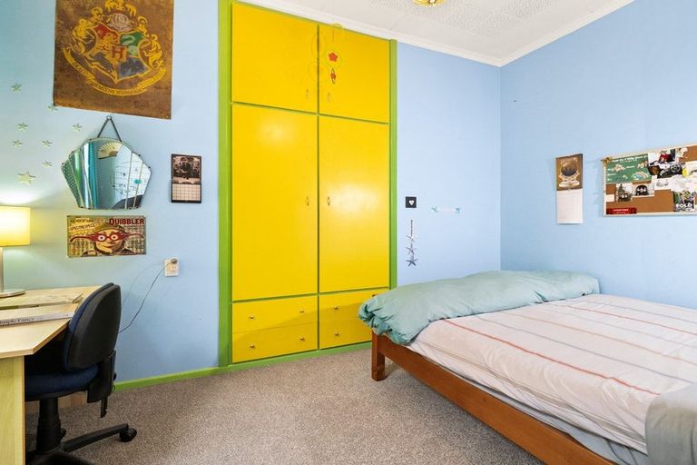 Photo of property in 108 Eglinton Road, Mornington, Dunedin, 9011