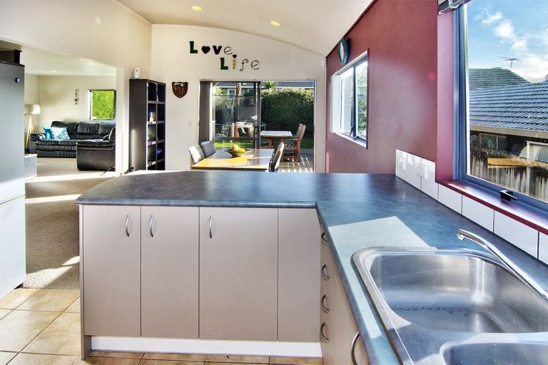 Photo of property in 33a Gilliam Street, New Lynn, Auckland, 0600