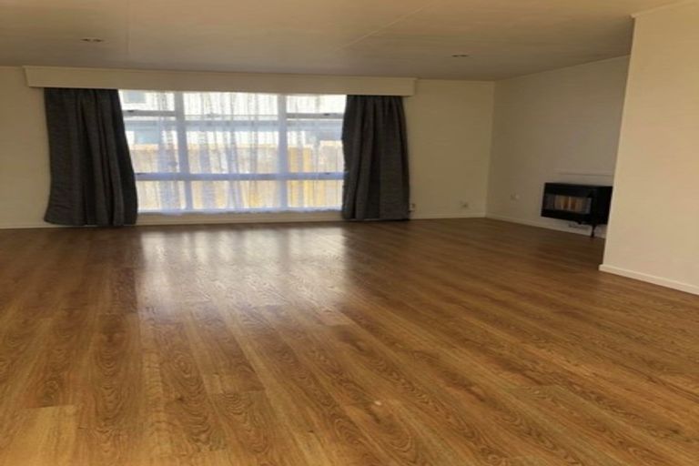 Photo of property in 184/84a Greenslade Crescent, Northcote, Auckland, 0627