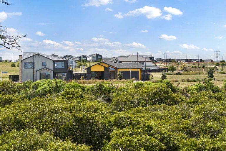 Photo of property in 51 Emerald Avenue, Rosehill, Papakura, 2113