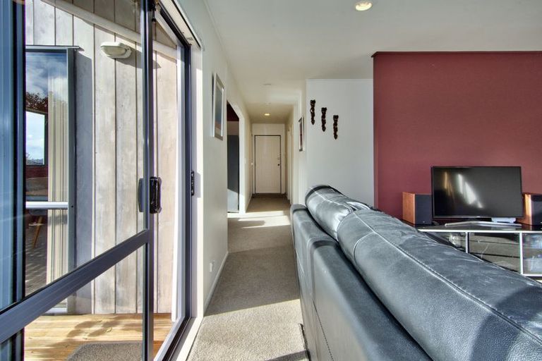 Photo of property in 33a Gilliam Street, New Lynn, Auckland, 0600