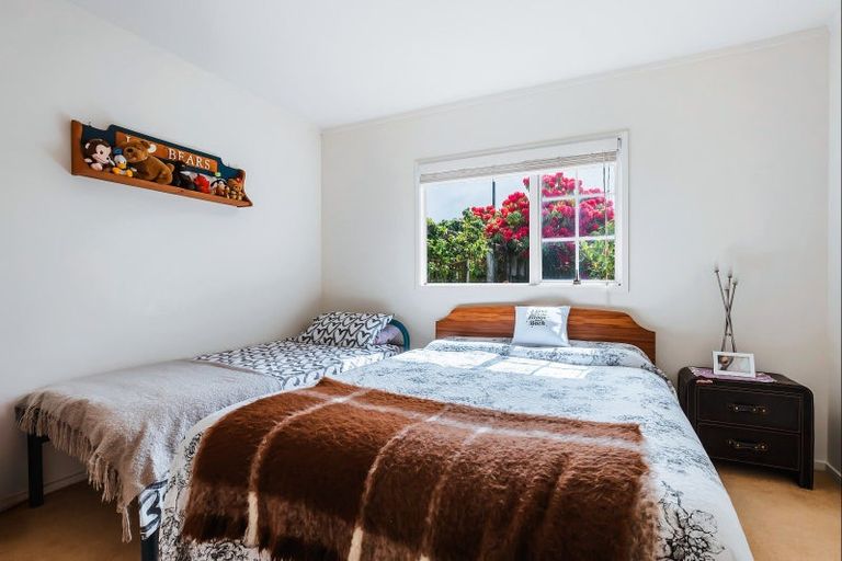 Photo of property in 2/8 Kinder Street, Acacia Bay, Taupo, 3330