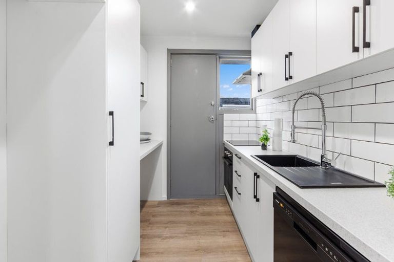 Photo of property in 2/560 Hereford Street, Linwood, Christchurch, 8011