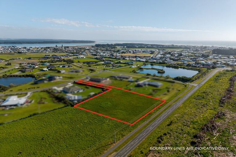 Photo of property in 3 Carex Grove, Foxton Beach, Foxton, 4815