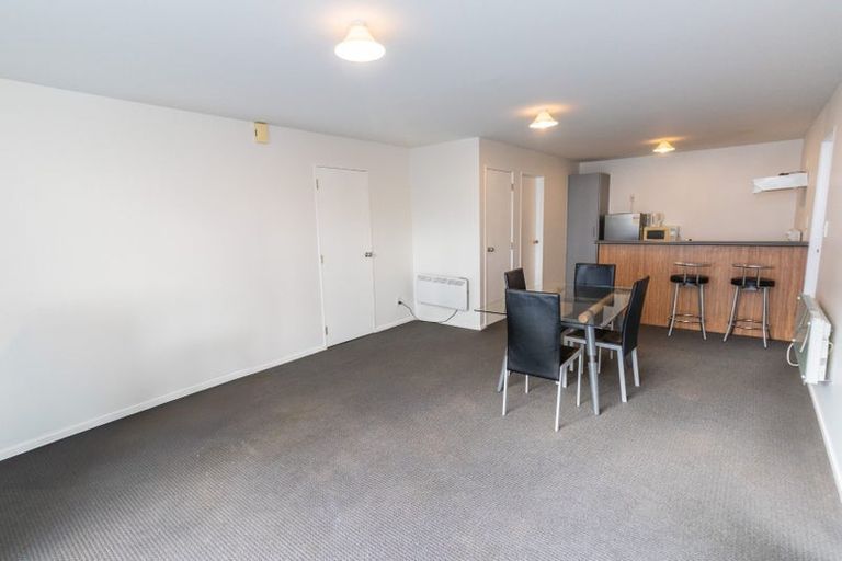 Photo of property in 4/27 Drummond Street, Mount Cook, Wellington, 6021