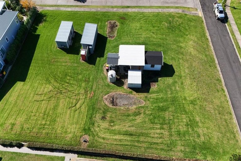 Photo of property in 1 Dawson Place, Cooks Beach, 3591