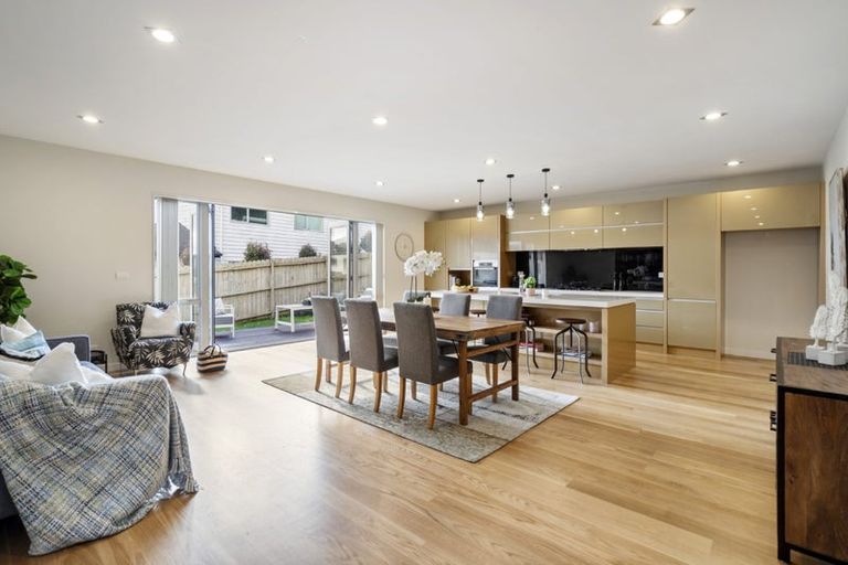 Photo of property in 13 Pin Oak Drive, Schnapper Rock, Auckland, 0632