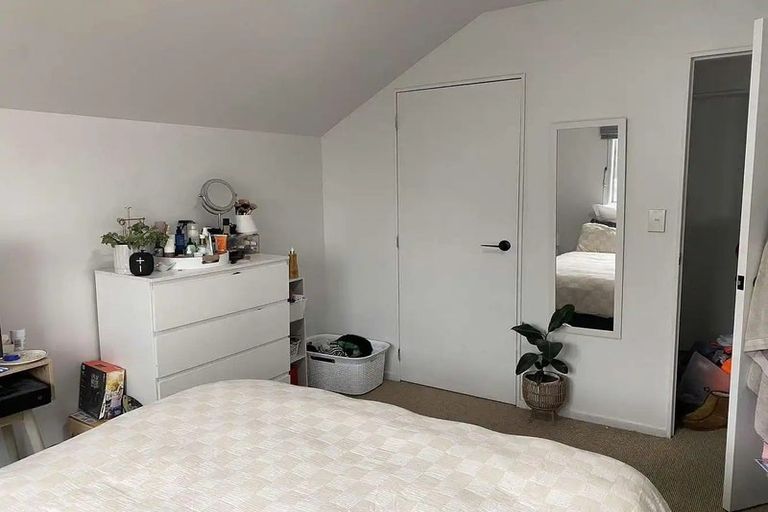 Photo of property in 3/131 Queens Drive, Lyall Bay, Wellington, 6022