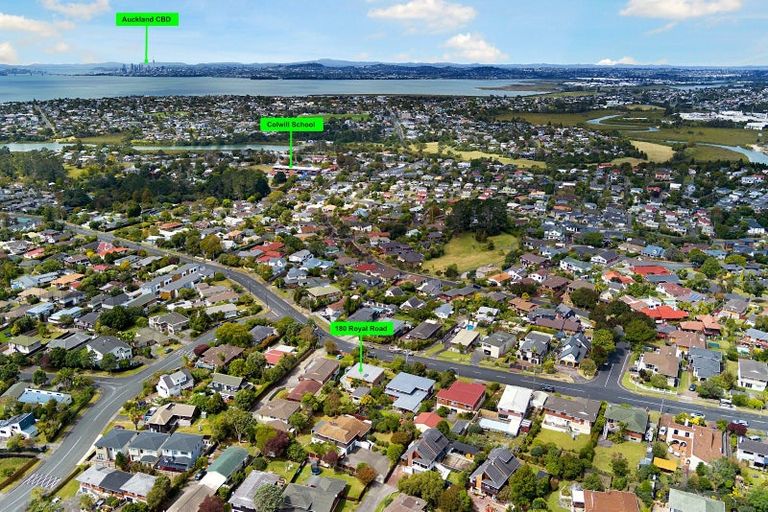Photo of property in 180 Royal Road, Massey, Auckland, 0614