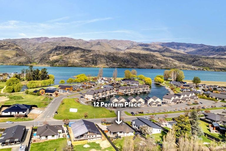 Photo of property in 12 Perriam Place, Mount Pisa, Cromwell, 9383